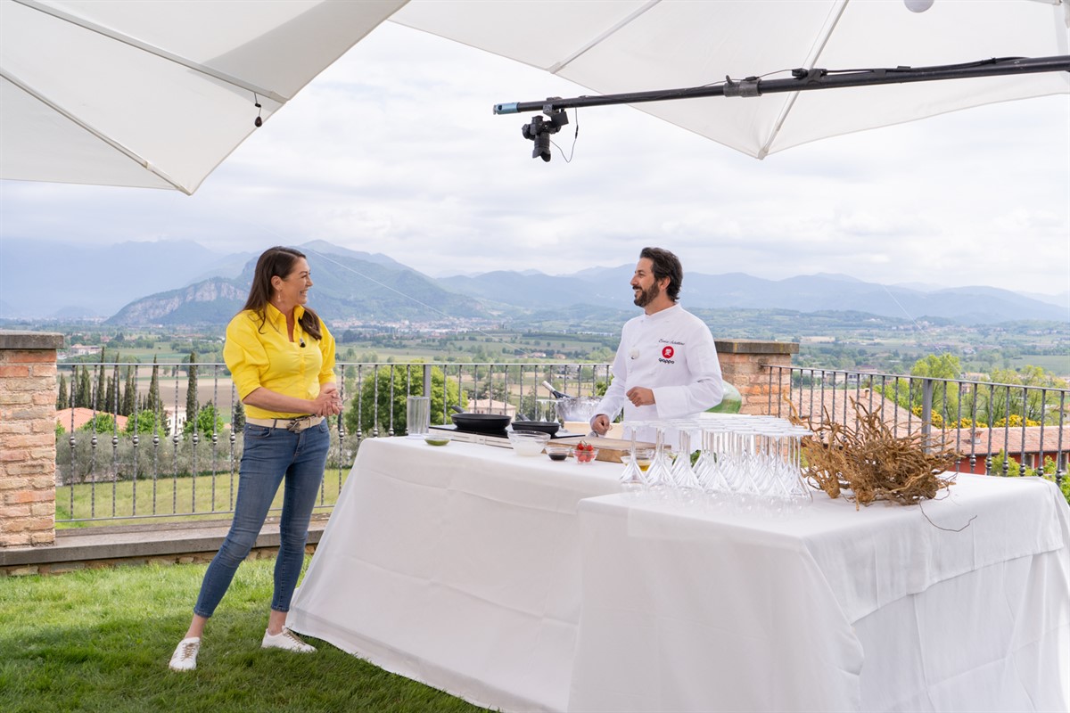 Chef Enrico Schettino as a special guest for 5 episodes of Mediaset cooking show Cotto e Mangiato